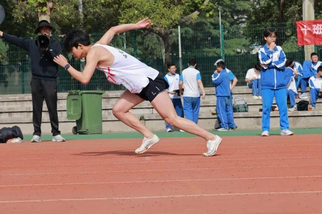 西安太白学校第八届体育节暨第28届田径运动会圆满好博体育网站落幕！(图4)